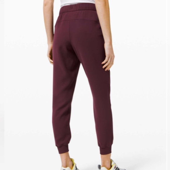 Lululemon On the Fly Jogger Pants Woven Cassis Size 0 - Picture 2 of 9